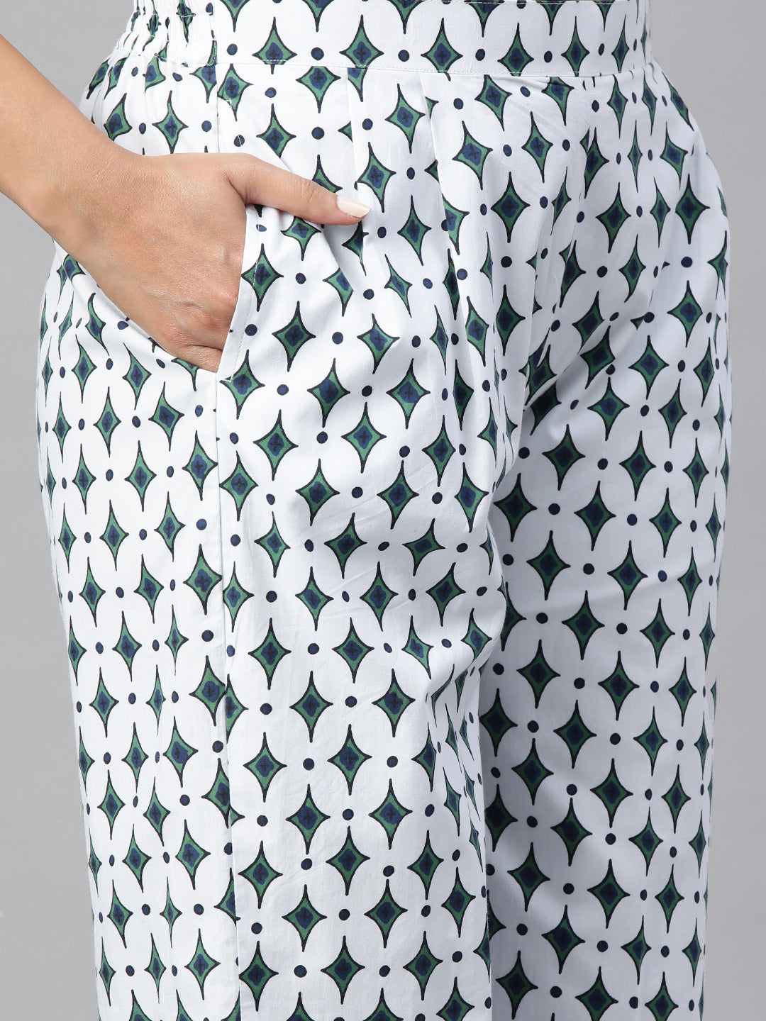 Green Color Floral Printed Pure Cotton Three-Quarter Sleeves Co-Ords