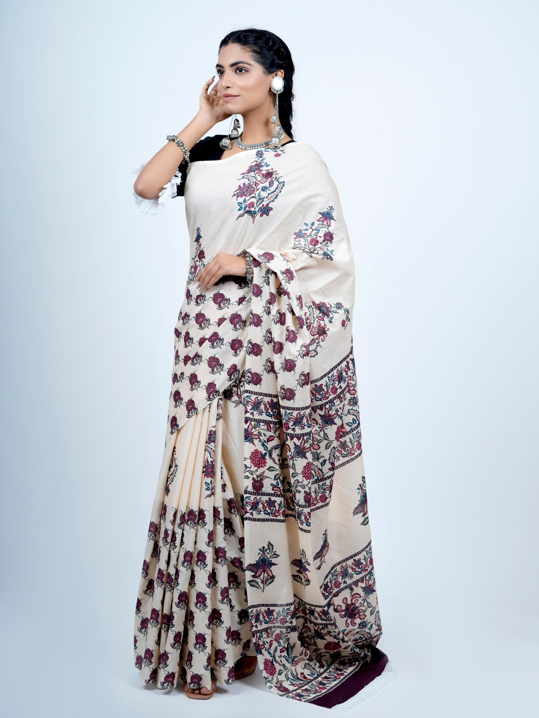 Buta Buti Chintz Floral Printed Cotton Tasseled Saree