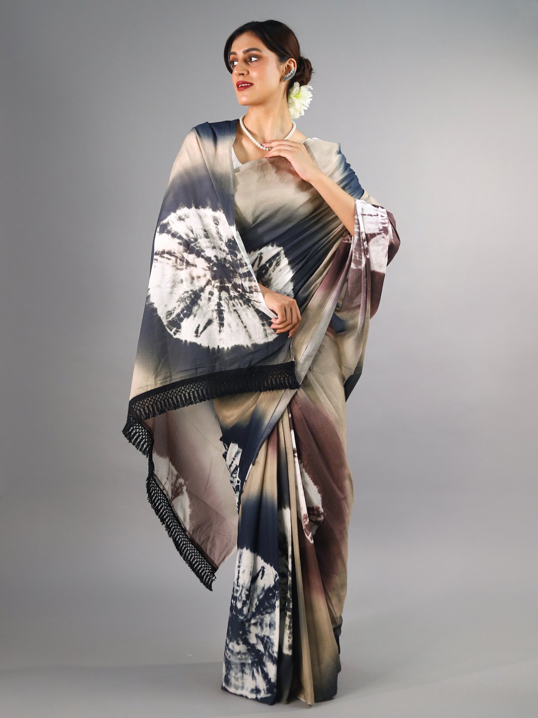 Buta Buti Beige Colour Tie and Dye Printed Pure Cotton Saree With Unstitched Blouse And Lace