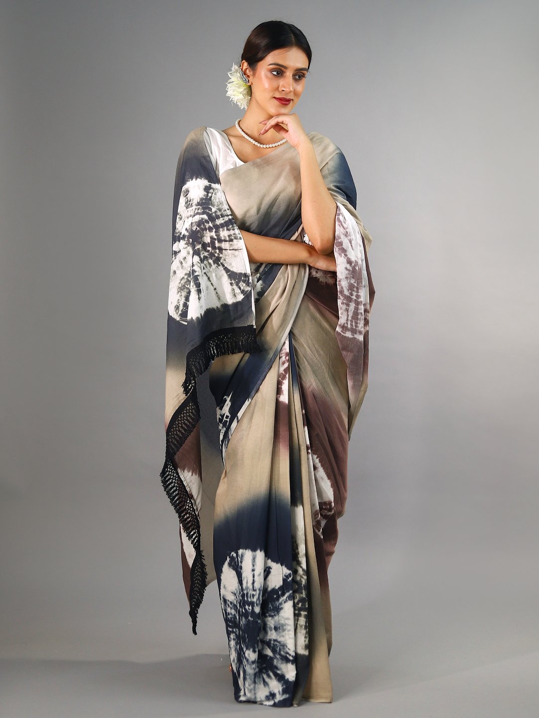 Buta Buti Beige Colour Tie and Dye Printed Pure Cotton Saree With Unstitched Blouse And Lace