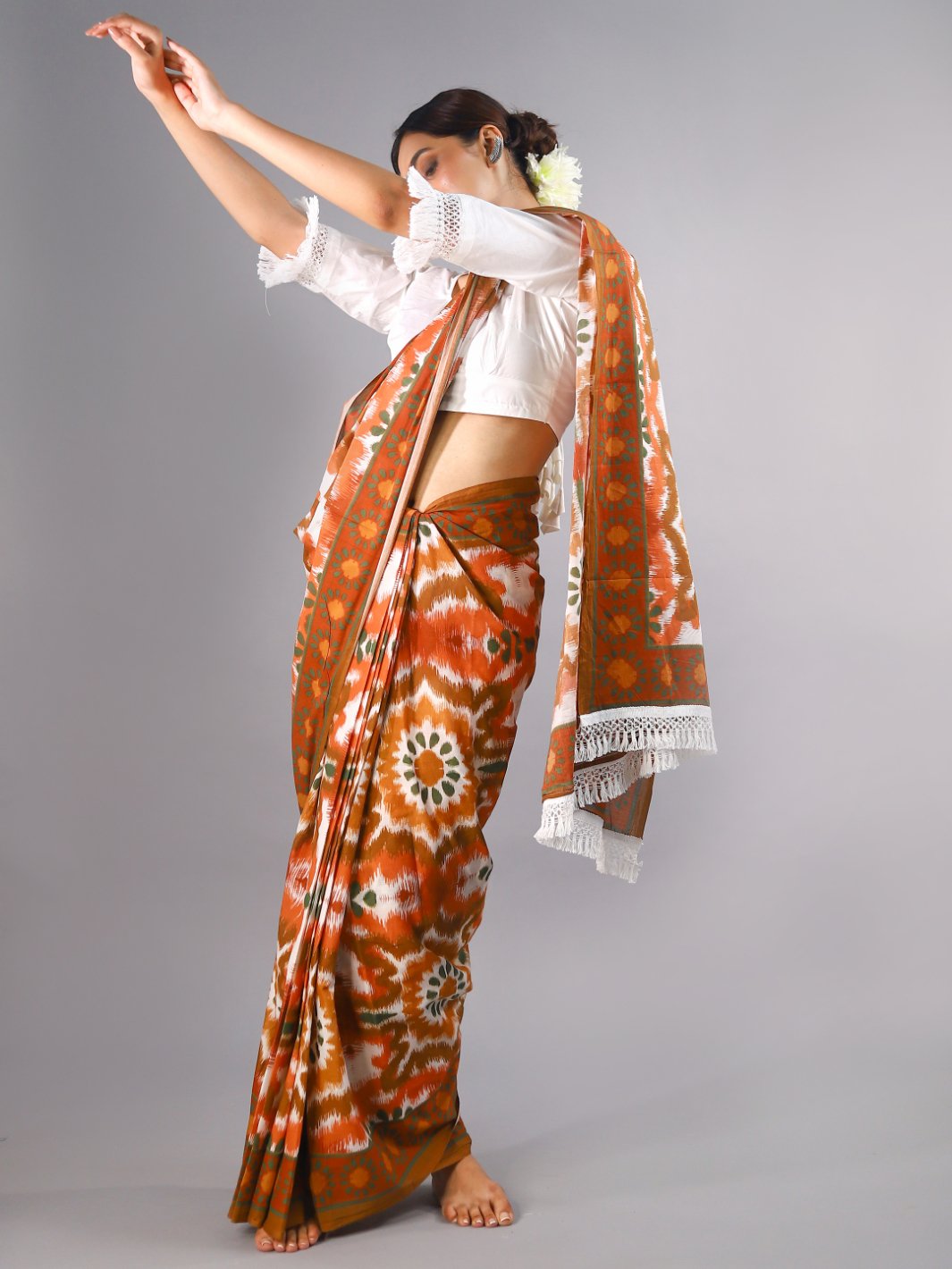 Buta Buti Orange Colour Tie and Dye Printed Pure Cotton Saree With Unstitched Blouse And Lace