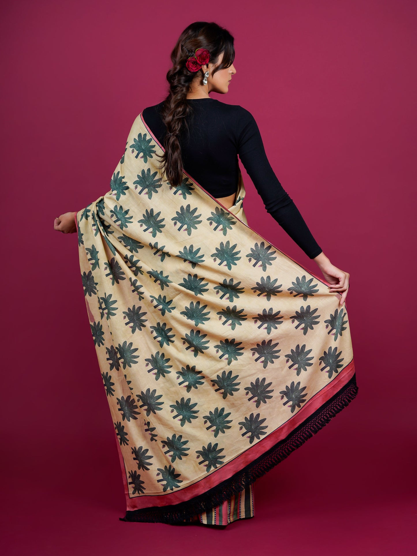 Buta Buti Botanical Printed Cotton Saree With Tassels Embellishment