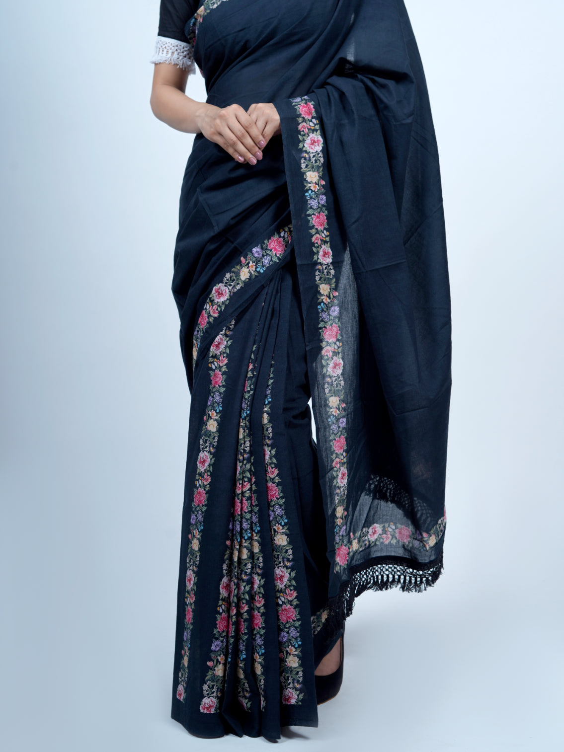 Buta Buti Floral Printed Pure Cotton Tasseled Printed Saree