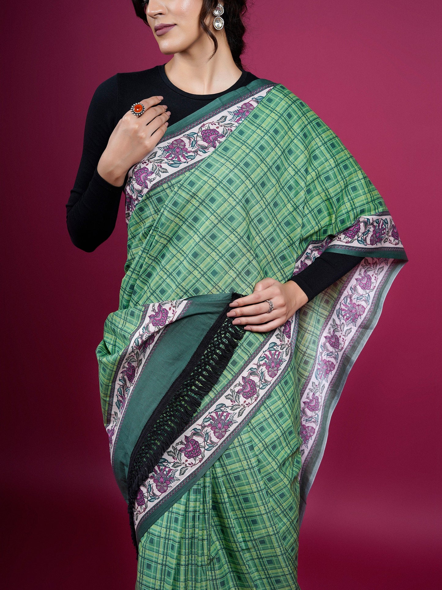 Buta Buti Checked and Chintz Printed Cotton Saree With Tassels Embellishment