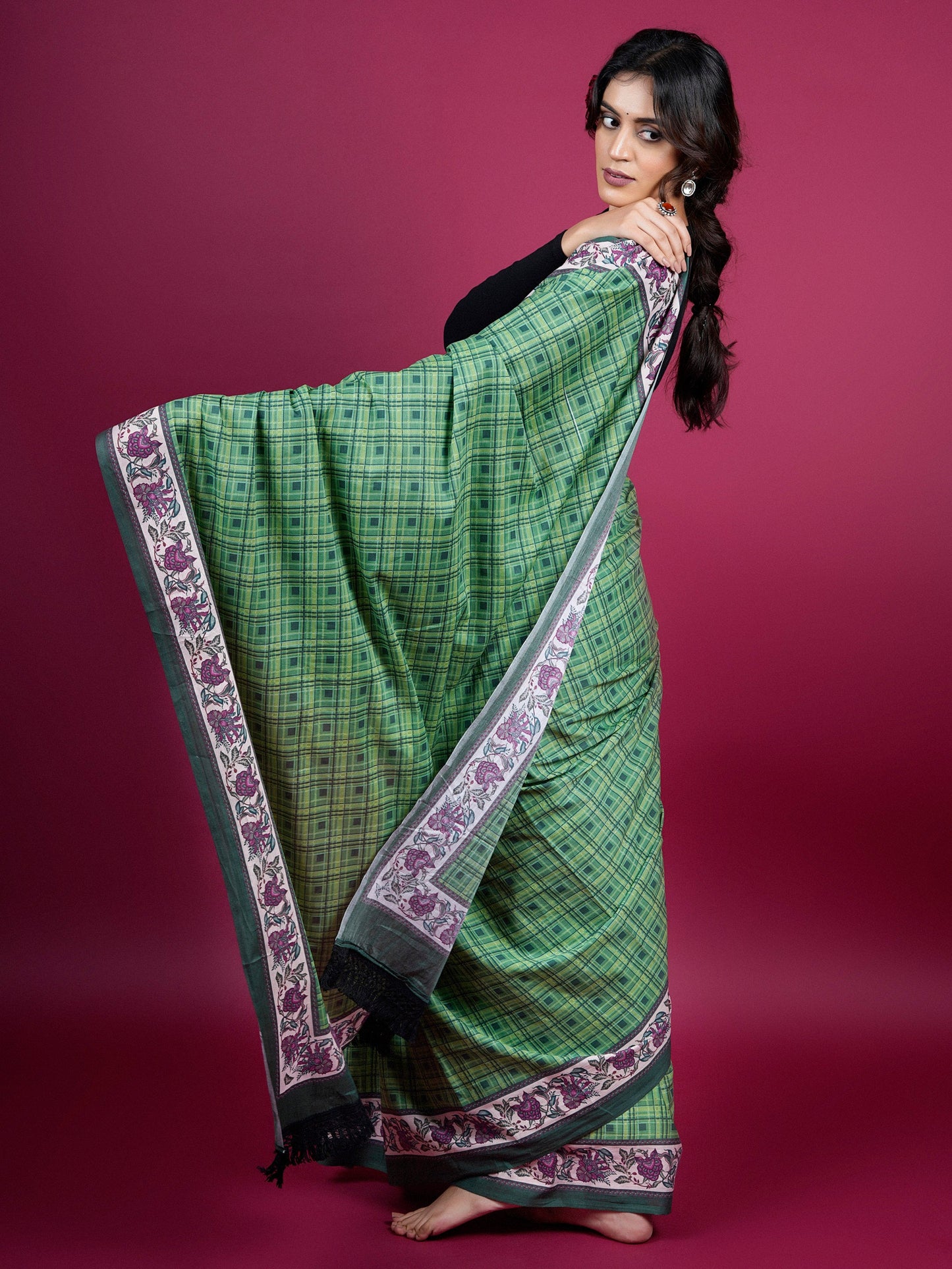 Buta Buti Checked and Chintz Printed Cotton Saree With Tassels Embellishment