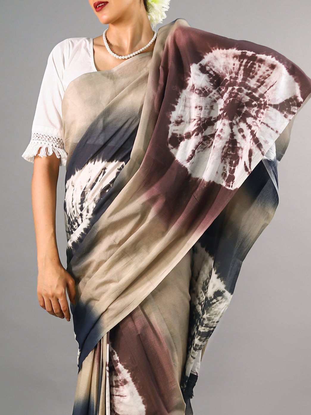 Buta Buti Beige Colour Tie and Dye Printed Pure Cotton Saree With Unstitched Blouse And Lace