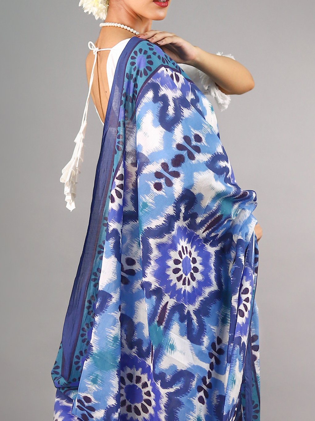 Buta Buti Blue Colour Tie and Dye Printed Pure Cotton Saree With Unstitched Blouse And Lace