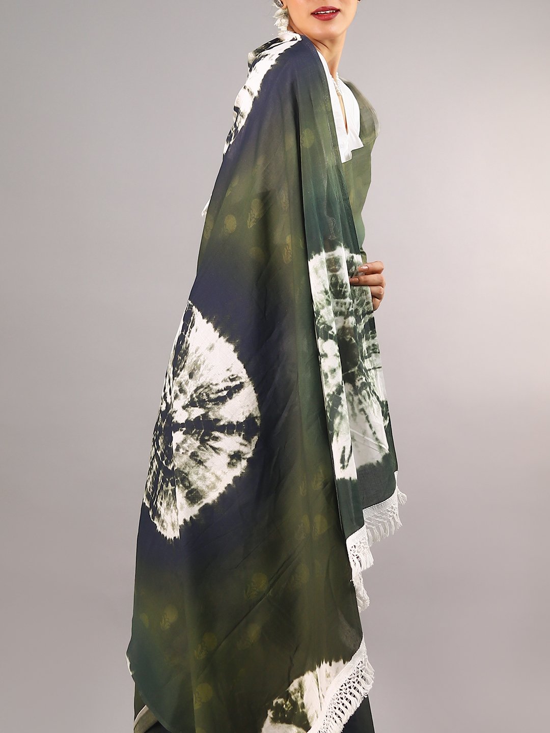 Buta Buti Green Colour Tie and Dye Printed Pure Cotton Saree With Unstitched Blouse And Lace